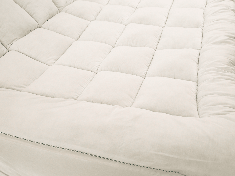 Pelindung kasur poliester yang sangat tebal